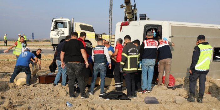 Yolcu otobüsü devrildi: 6 ölü, 35 yaralı