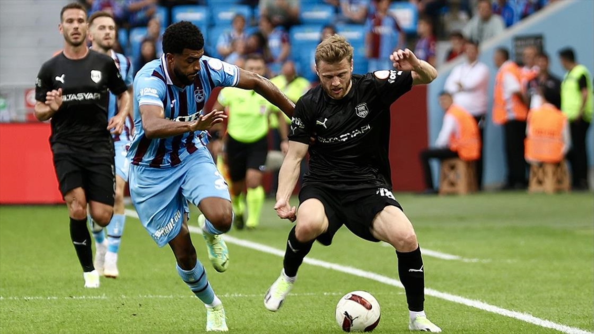 Trabzonspor Evinde Galip