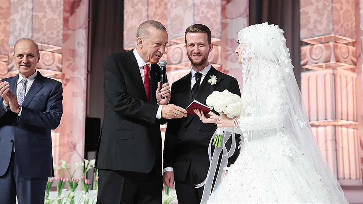 Cumhurbaşkanı Erdoğan Yeğeninin Nikah Merasimine Katıldı