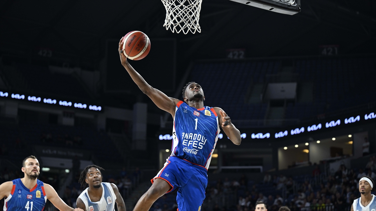 Anadolu Efes, Onvo Büyükçekmece Basketbol'u 89-78 Mağlup Etti