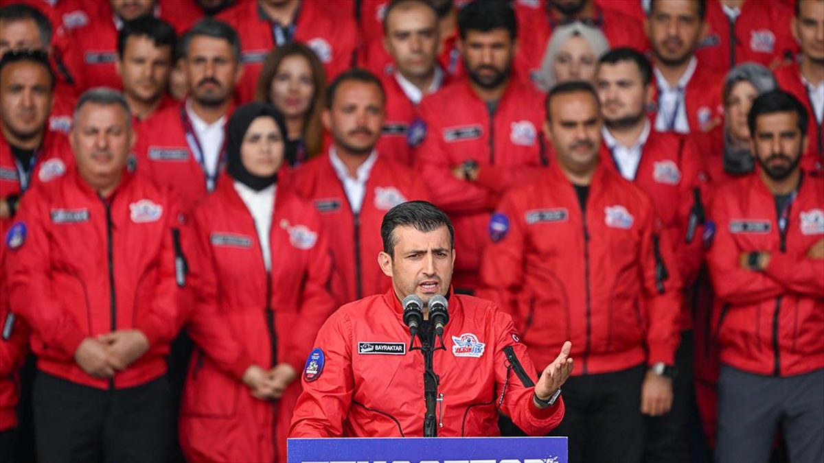 T3 Vakfı Mütevelli Heyeti Başkanı Bayraktar: Herkes Bilsin Ki Türk Milleti Birdir, Bu Meydandaki Gibi Beraberdir