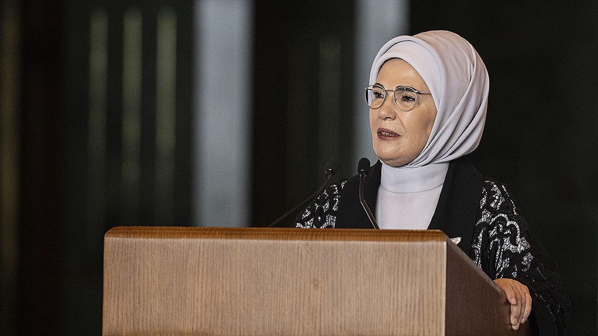 Emine Erdoğan: Koruyucu Ailelerden Yegane Beklentimiz, Yavrularımıza Huzurlu Bir Yuva Sunmalarıdır