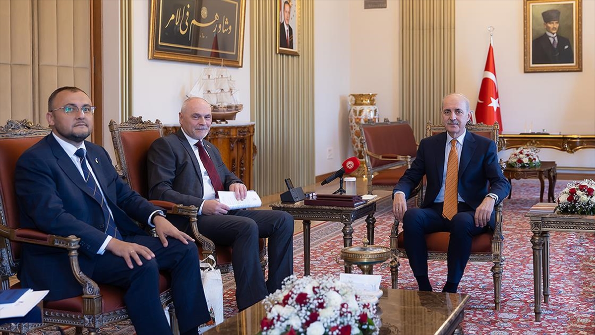 Tbmm Başkanı Kurtulmuş: Kırım'daki Kardeşlerimiz Türkiye'nin Gönül Coğrafyasının Bir Parçasını Teşkil Ediyor