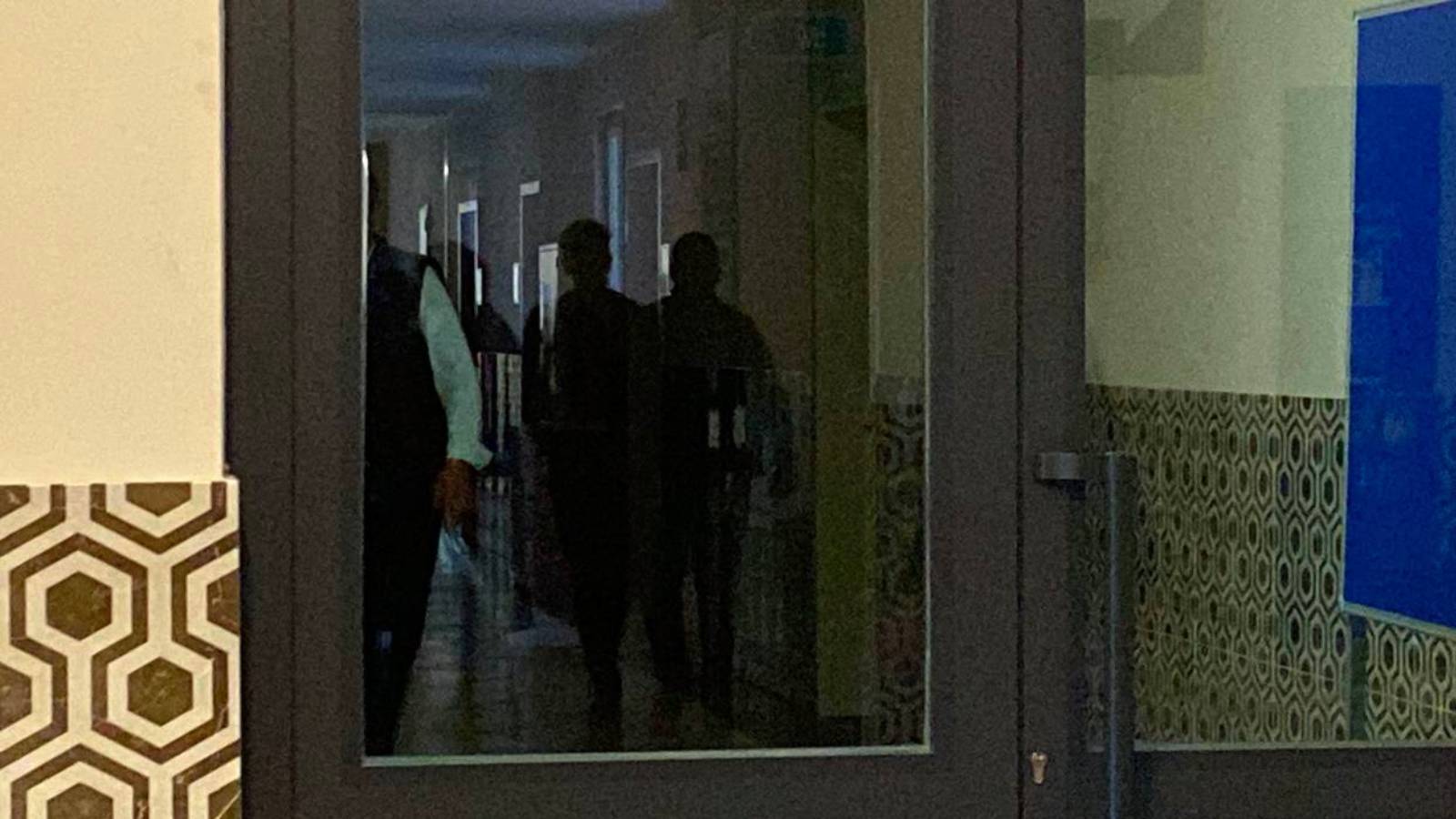 İlahiyatçı profesör dekanlık binasında vuruldu