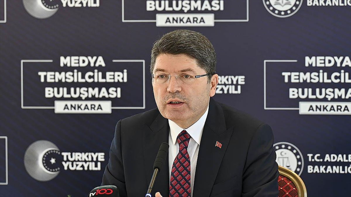 Adalet Bakanı Tunç:  Mevcut İç Tüzük Hükümleriyle Yeni Bir Anayasa Yapılması Mümkün Olmaz