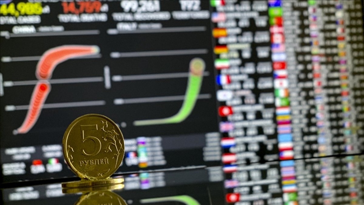 Rusya’nın Bütçesi 9 Ayda 1,7 Trilyon Ruble Açık Verdi