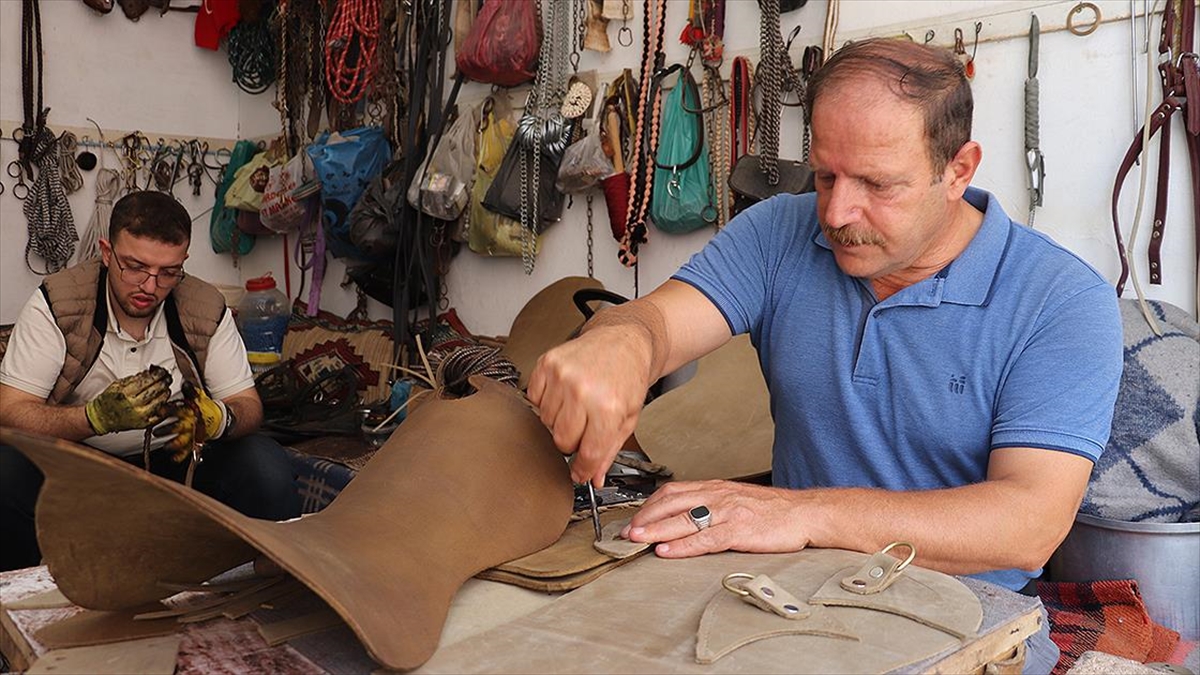 Siirtli Kardeşler Ata Mesleği Saraçlığı Çocuklarına Aktararak Yaşatmak İstiyor