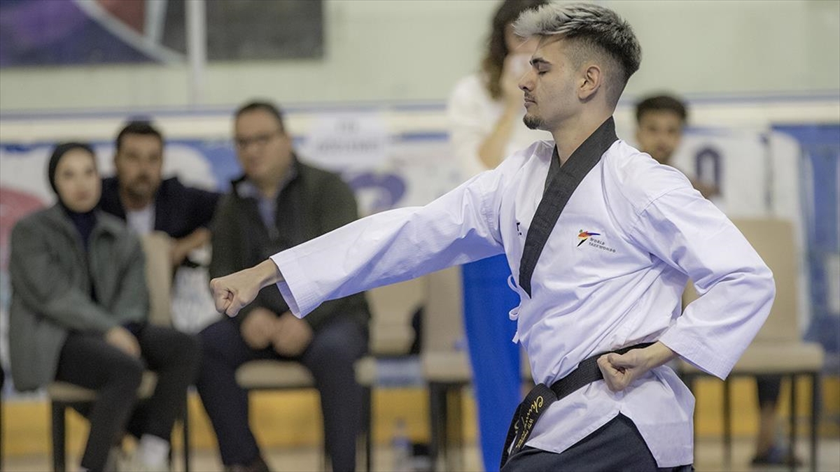 Milli Tekvandocu Emir: Babamdan Sonra Bayrağı Hiç İndirmeden Devralıp Ben De Dalgalandırdığım İçin Çok Mutluyum