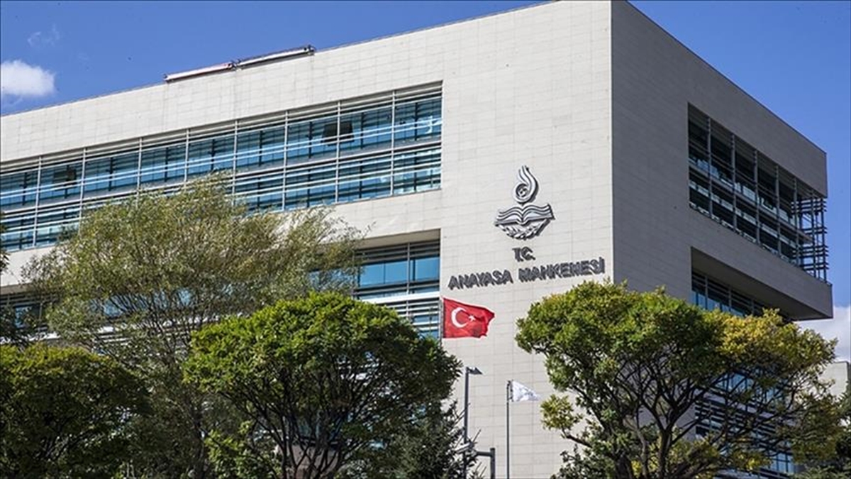 Yüksek Yargıçların Ek Zam Oranlarını Belirleyen Düzenlemeye İptal