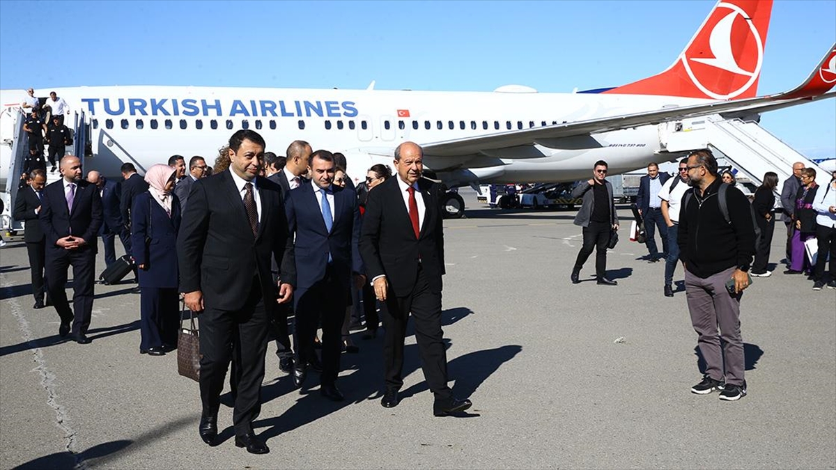 Kktc Cumhurbaşkanı Ersin Tatar Azerbaycan'a Geldi