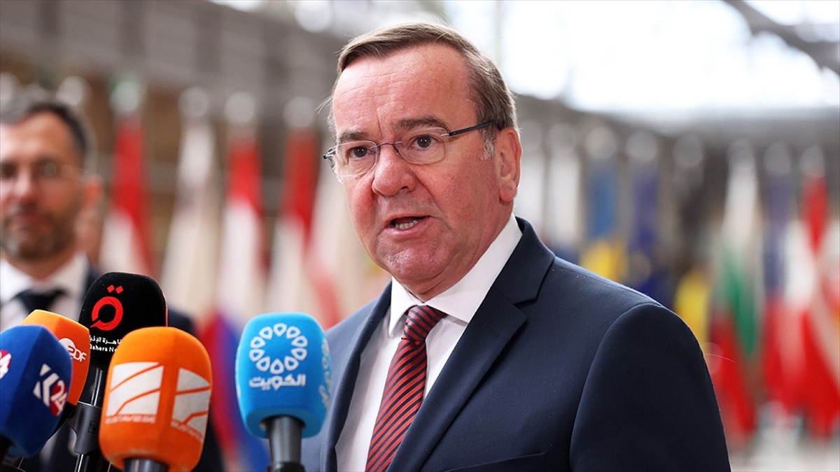 Almanya Savunma Bakanı, İsrail'in Kendilerinden Savaş Gemisi Mühimmatı İstediğini Açıkladı