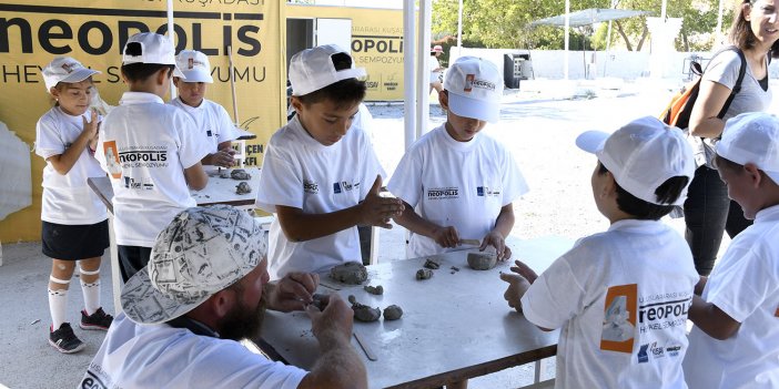 MİNİK SANATÇILAR NEOPOLİS’TE KEYİFLİ VAKİT GEÇİRDİ