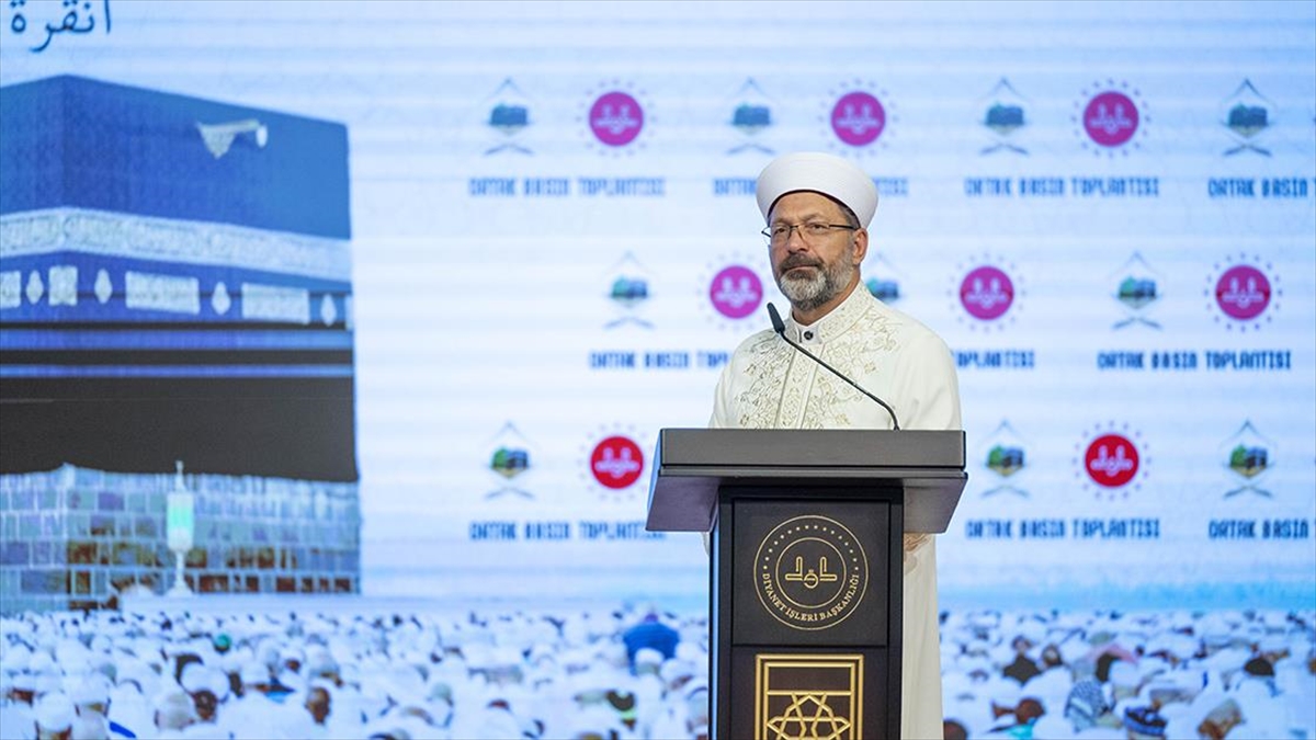 Diyanet İşleri Başkanı Erbaş: 2024'te Mekke Yolu Projesinin Uygulama Alanını Genişletmeyi Hedefliyoruz