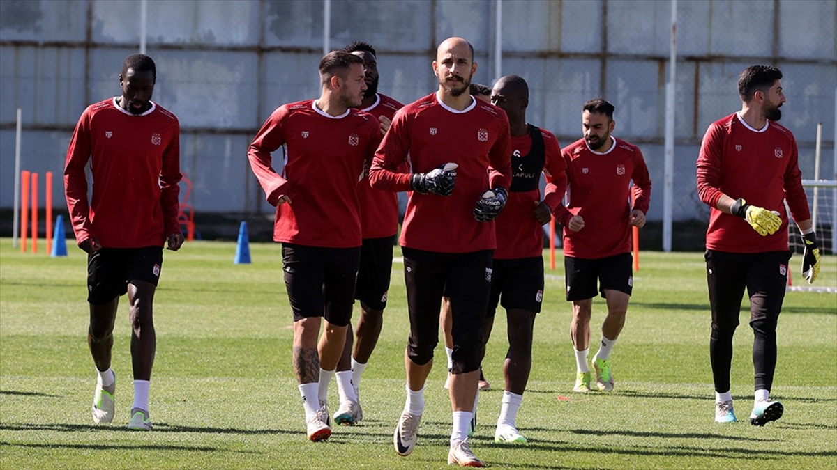 Sivasspor Evindeki Şanssızlığını Kasımpaşa Karşısında Kırmak İstiyor
