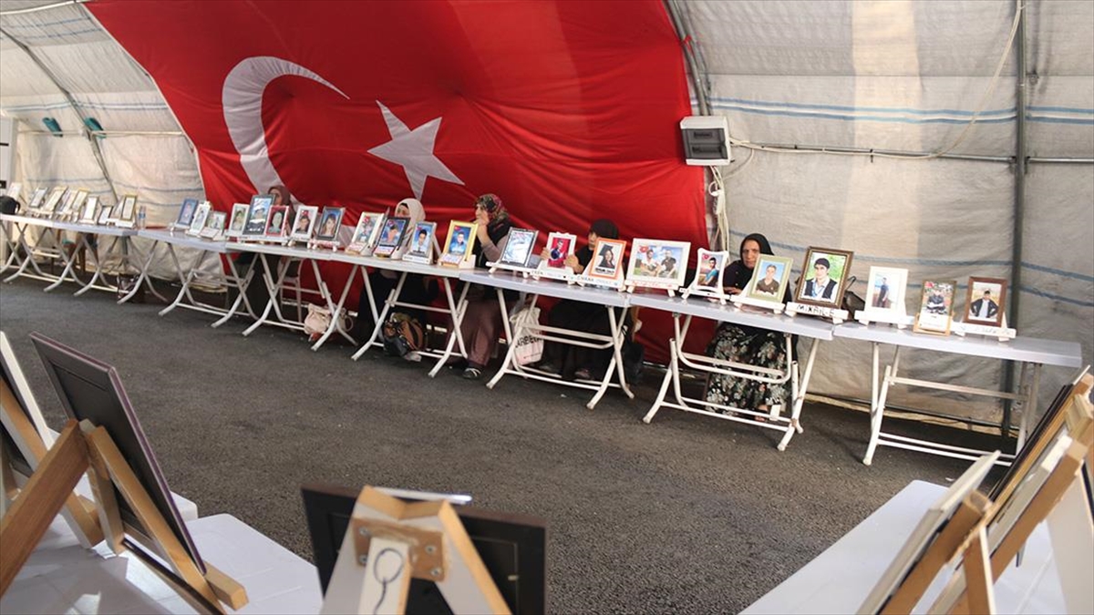 Diyarbakır Anneleri Evlatlarına Kavuşmak İstiyor