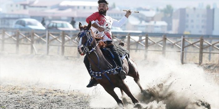 Kars'ta Atlarla Gösteri Yapan Ciritçiler Yeni Sezona Hazırlanıyor