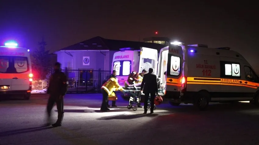 Otomobil ile motosiklet çarpıştı: 1 ölü, 4 yaralı