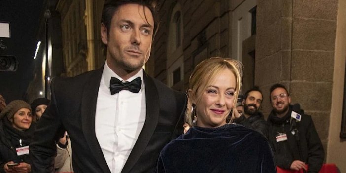 İtalya Başbakanı ilişkiyi noktaladı!