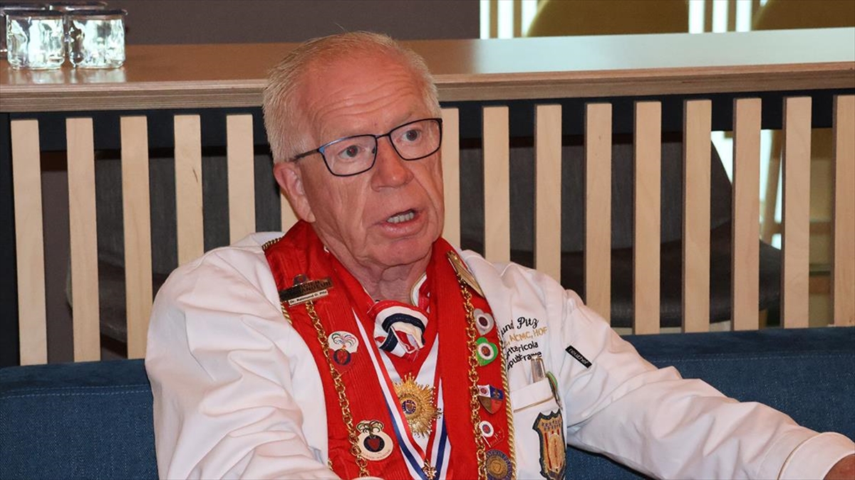 Türk Lezzetlerini Tanıtan Abd'li Şeften Türk Mutfağı Yorumu: Tamamen Size Özgü Tüm Bu Salatalar İnanılmaz