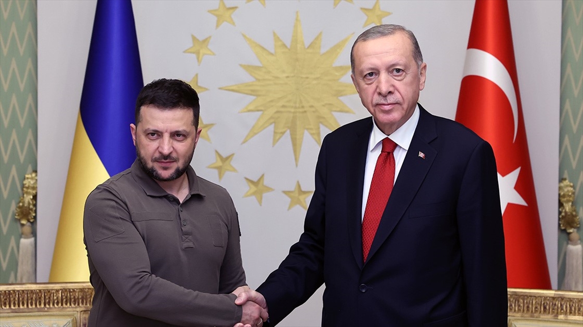 Cumhurbaşkanı Erdoğan, Ukrayna Devlet Başkanı Zelenskiy İle Telefonda Görüştü