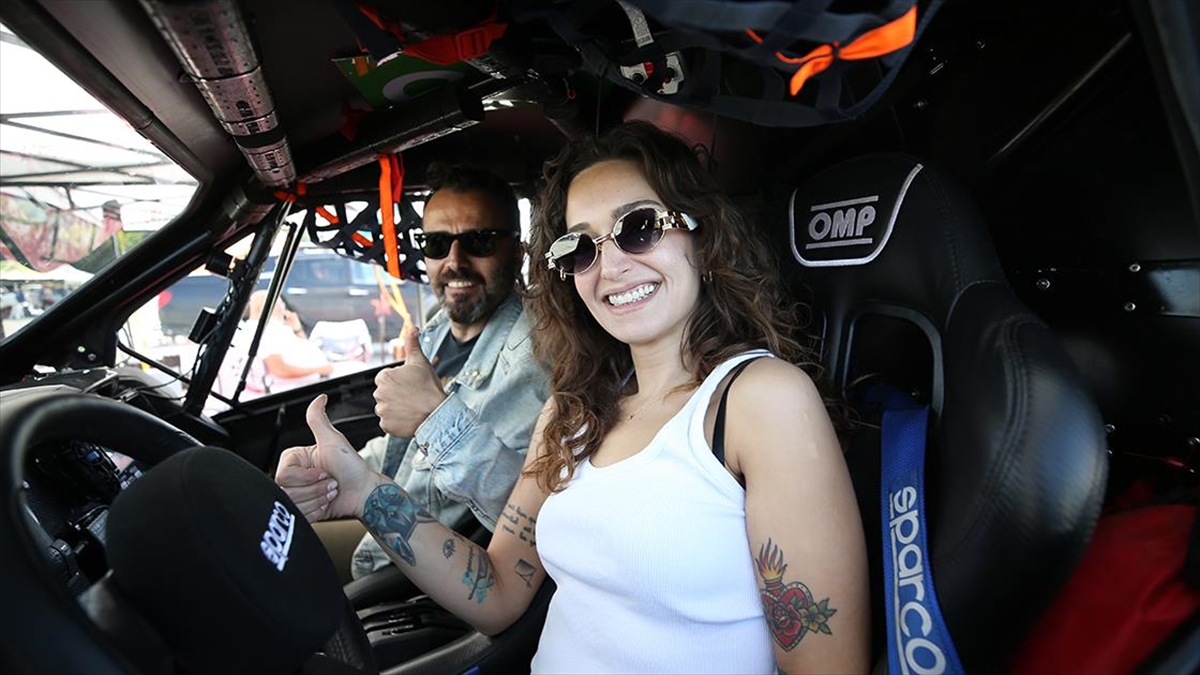 Çanakkale'deki Zorlu Off-road Parkurunun Tek Kadın Pilotu, En İyi Derece İçin Yarışıyor