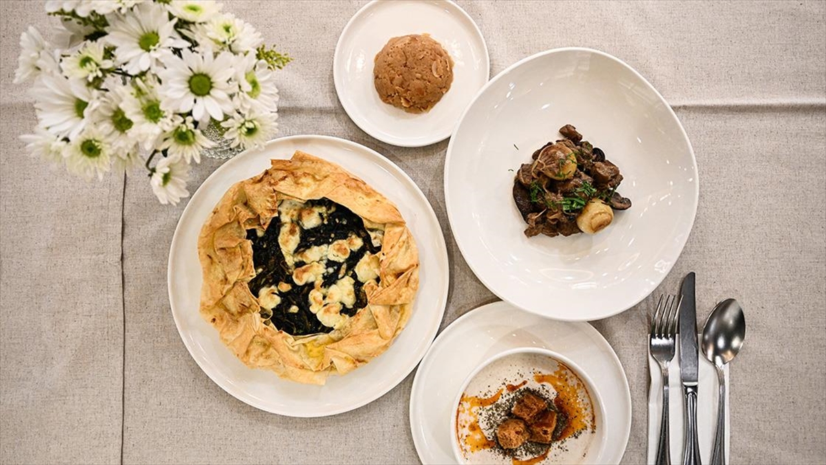 Cumhuriyet'in Kuruluş Kararının Verildiği Yemek Masası Yeniden Hazırlandı