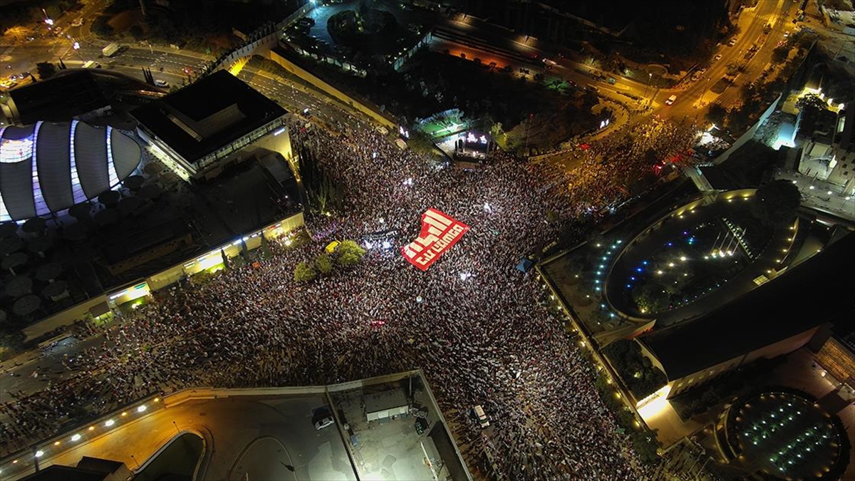 İsrail'de Yapılan Ankete Katılanların Yüzde 66'sı Netanyahu'nun İstifasını İstiyor