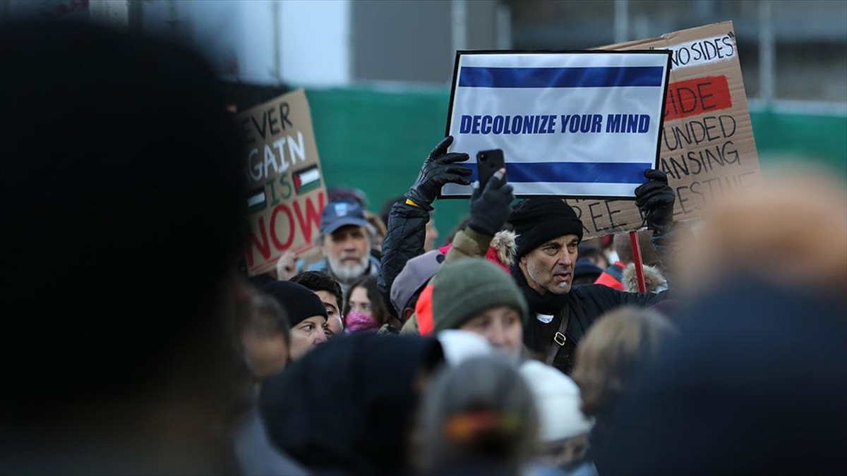 İsrail Basını Netanyahu’yu Savaş Döneminde Ülkeyi Kötü Yönetmekle Eleştiriyor
