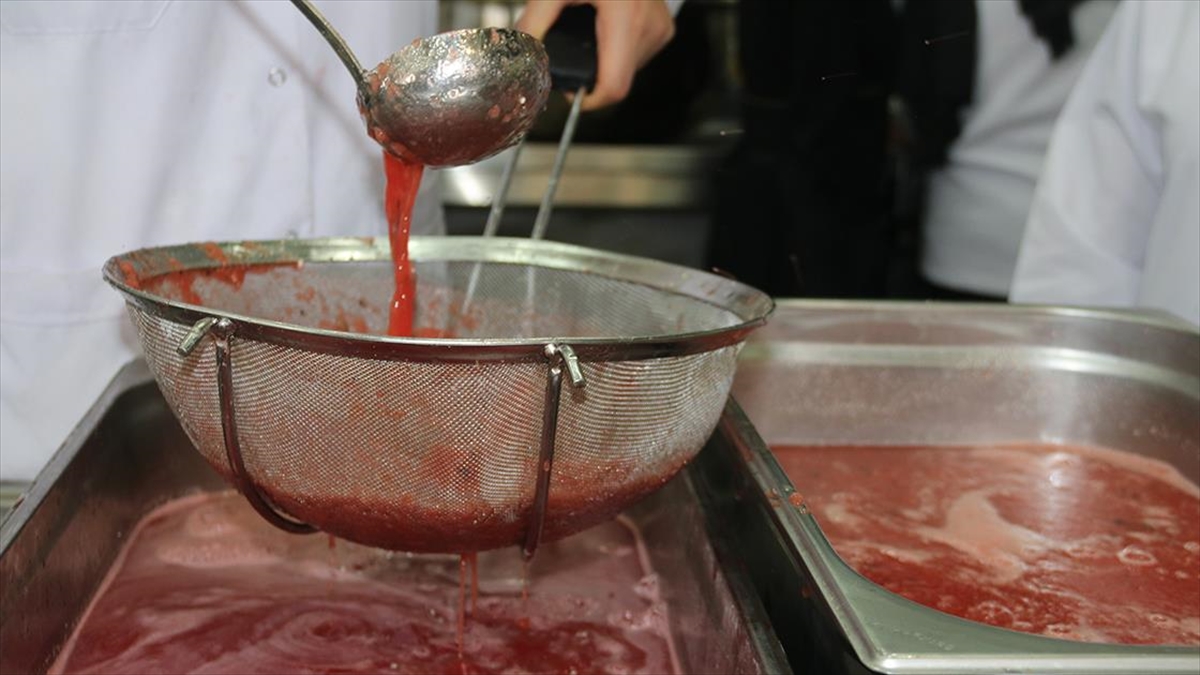 Diyarbakır Karpuzu, Usta Ellerde Tatlı, Yemek Ve İçeceklere Dönüşüyor