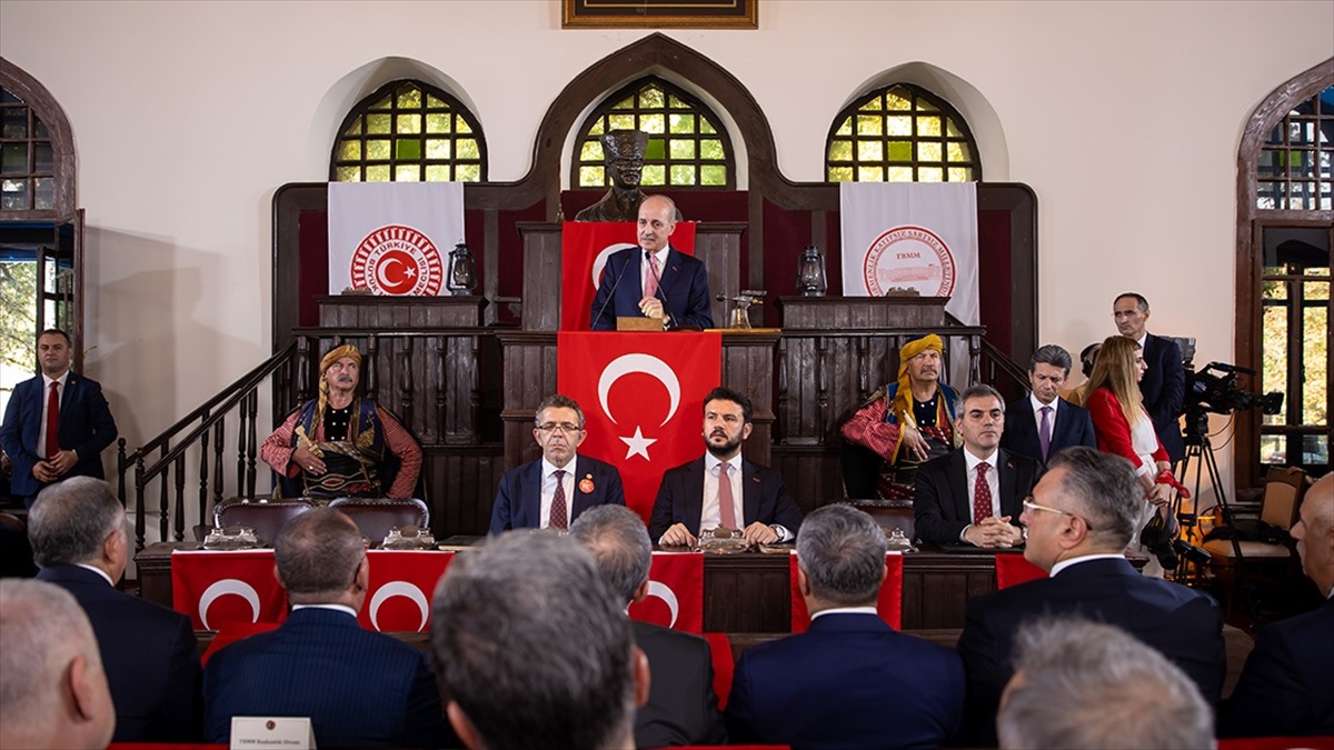 Tbmm Başkanı Kurtulmuş: Cumhuriyet Hepimizin Baş Tacı, Hepimizi İçine Alan Bir Ortak Çatıdır
