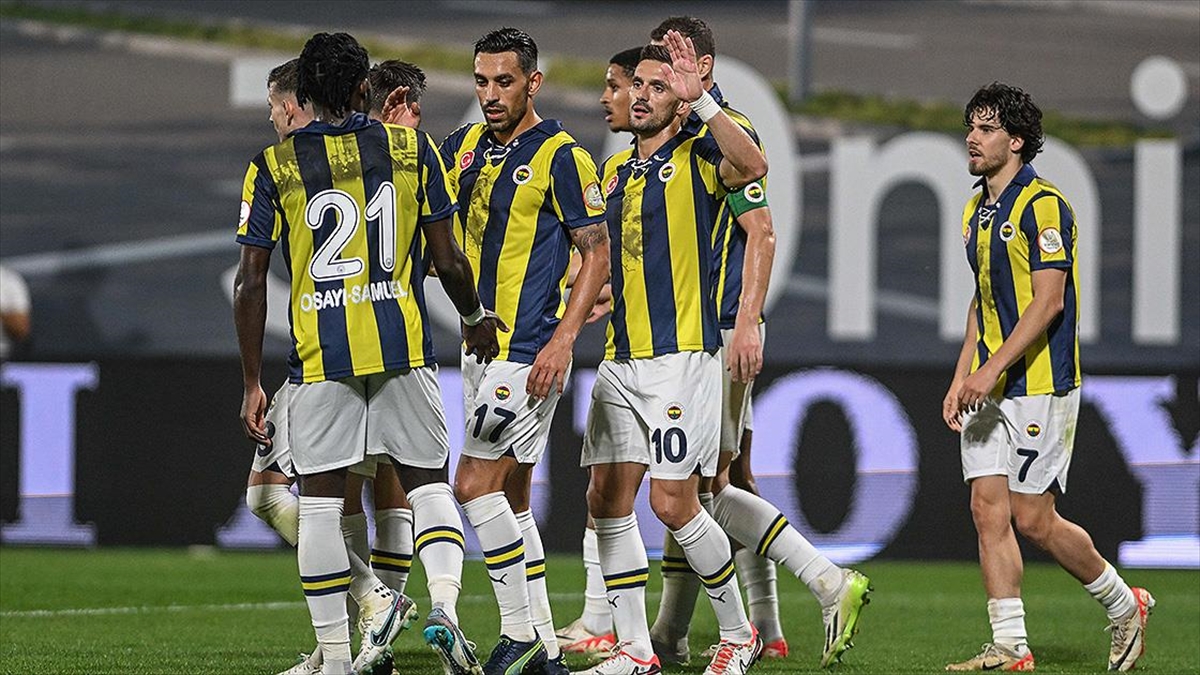 Fenerbahçe Hem Tutuyor Hem Atıyor