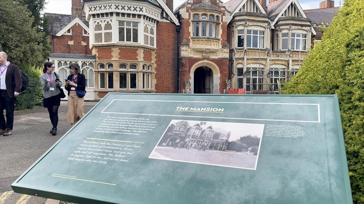 İlk Küresel "Yapay Zeka Güvenliği Zirvesi"ne Ev Sahipliği Yapacak