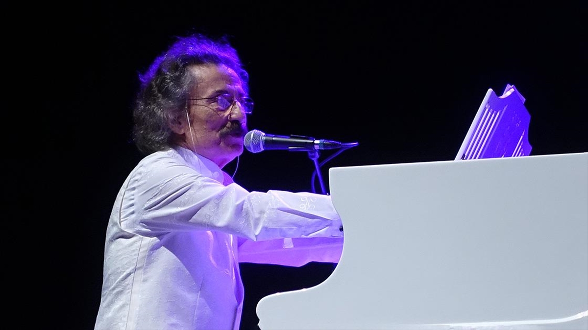 Timur Selçuk, "babamın Şarkıları" Gösterisiyle 6 Ve 9 Kasım'da Akm'de Yad Edilecek