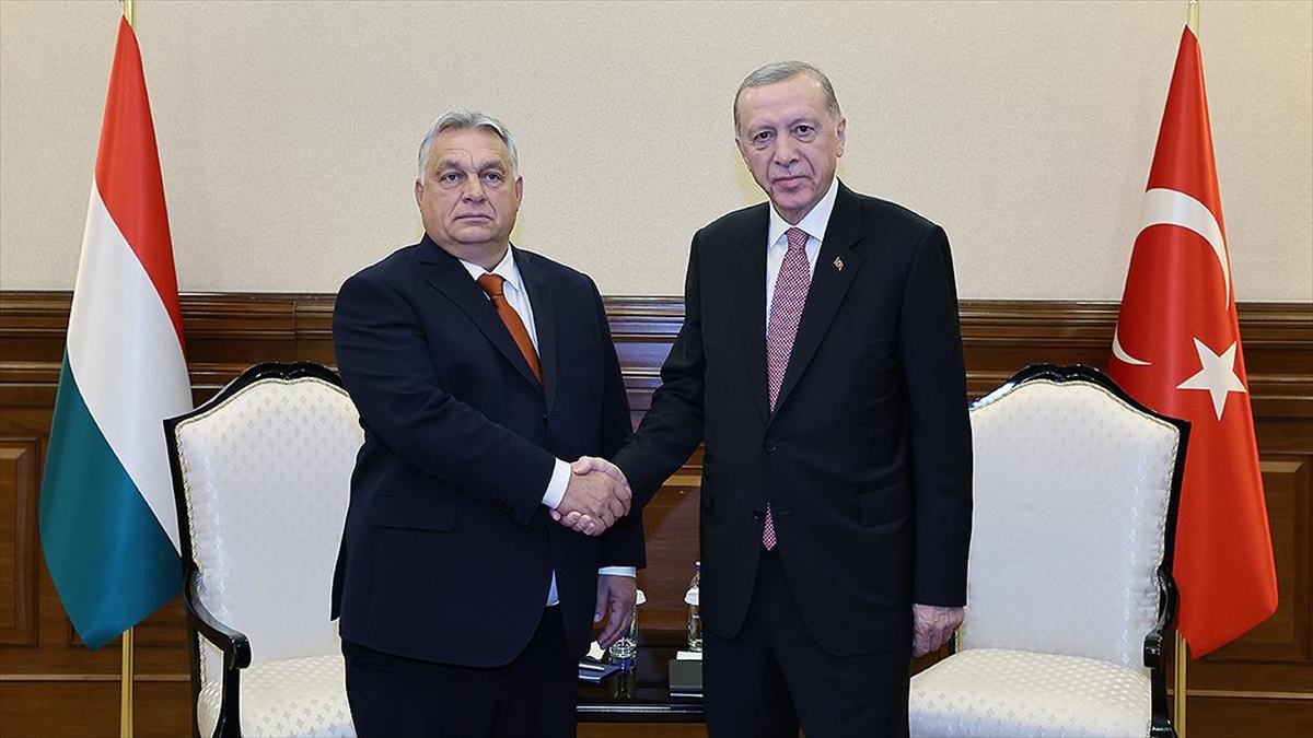 Cumhurbaşkanı Erdoğan, Macaristan Başbakanı Orban'ı Kabul Etti