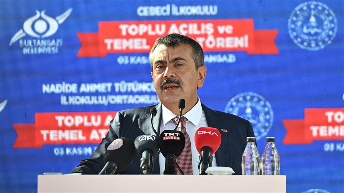 Milli Eğitim Bakanı Tekin, Sultangazi'de Toplu Okul Açılışı Ve Temel Atma Töreninde Konuştu