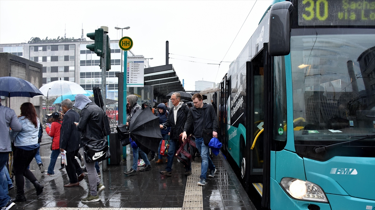 Almanya’da Kamu Çalışanları Ücret Artışı İçin Uyarı Grevleri Başlatacak