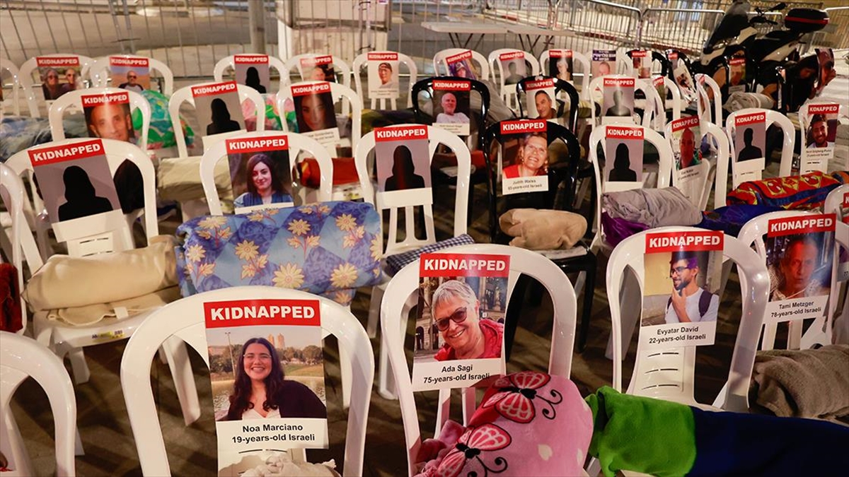 İsrail'de, Hamas'ın Elindeki İsraillilerin Geri Getirilmesi Talebiyle Gösteri Düzenlendi