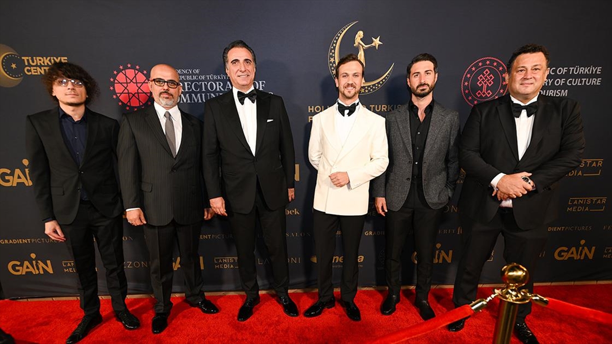 Abd'de Hollywood Türk Film Ve Drama Günleri Etkinliğinde "atatürk" Filmi Gösterildi