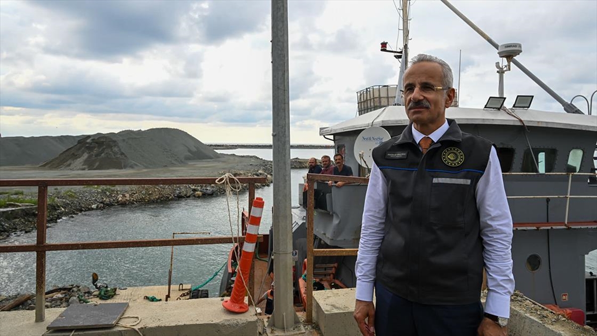 Depremde Zarar Gören İskenderun Limanı'nda Bir Rıhtım Daha Gemi Trafiğine Açıldı