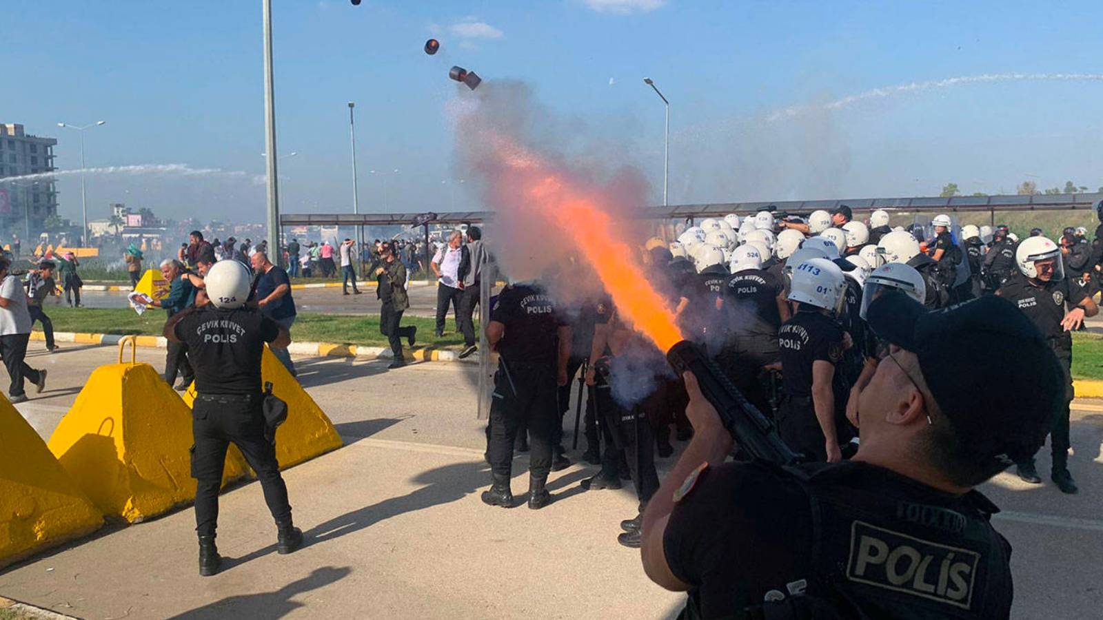 İncirlik Hava Üssü önündeki eyleme polis müdahalesi