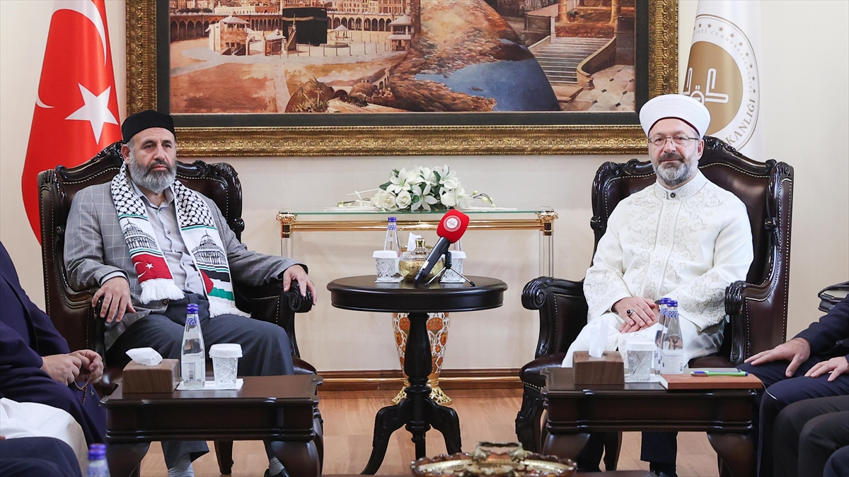 Diyanet İşleri Başkanı Erbaş, Filistinli Alimler Birliği Başkanı Tekruri İle Görüştü