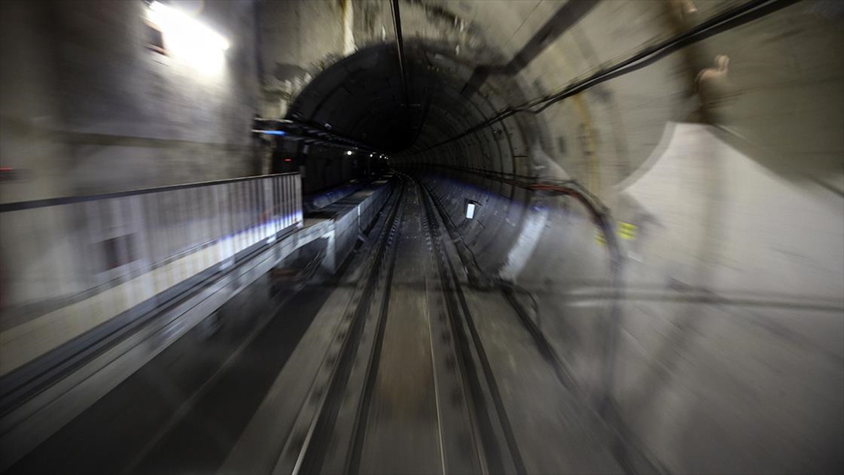 İstanbul'da 4. Levent Metro İstasyonu Geçici Süre İşletmeye Kapatıldı