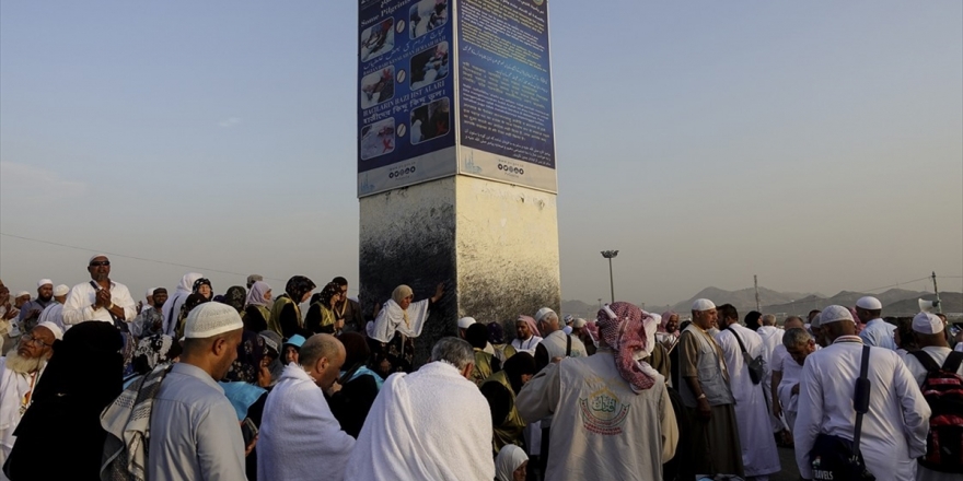 İlk Tövbenin Kabul Edildiği Tepe: Cebel-i Rahme