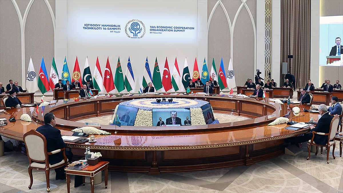 Özbekistan'da Düzenlenen Ekonomik İşbirliği Teşkilatı 16. Liderler Zirvesi Sona Erdi