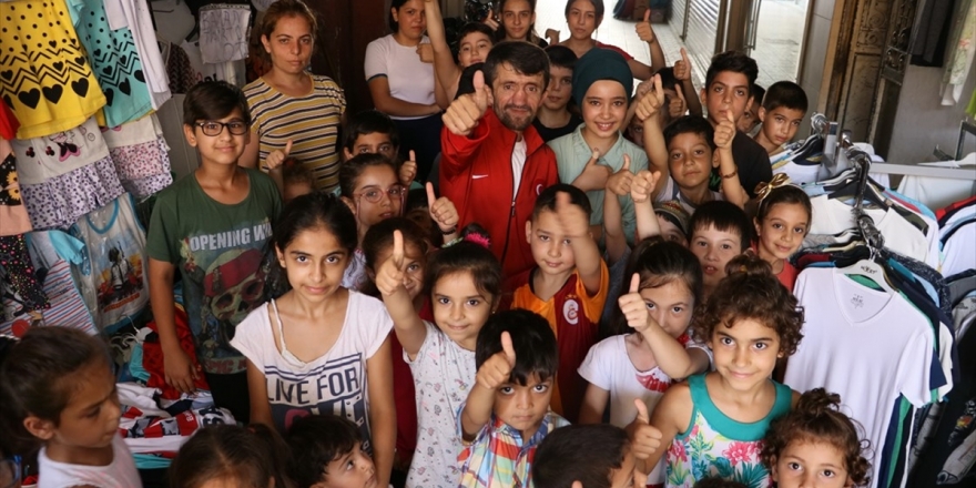 'Simitçi Erkan'dan Suriyeli Türkmen Çocuklara Bayramlık