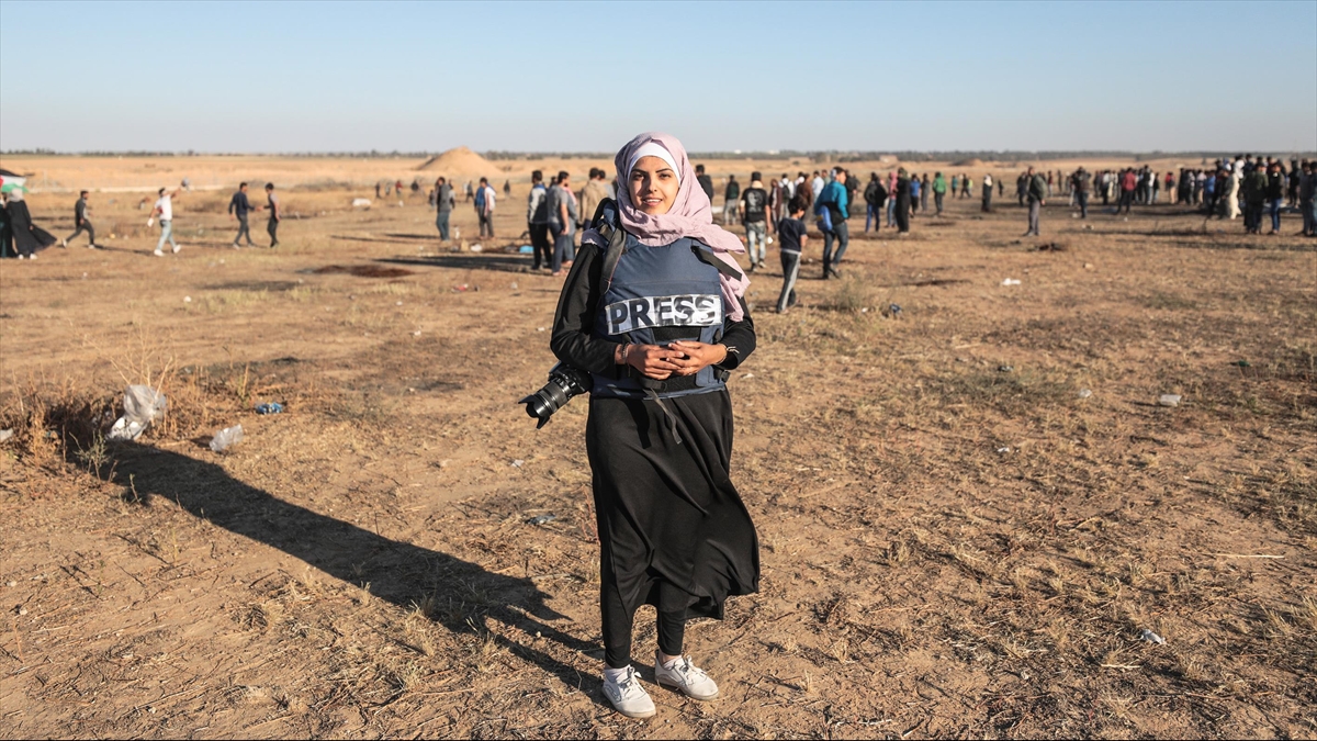 Filistinli Aktivist Meryem Ebu Dakka Paris'te Gözaltına Alındı