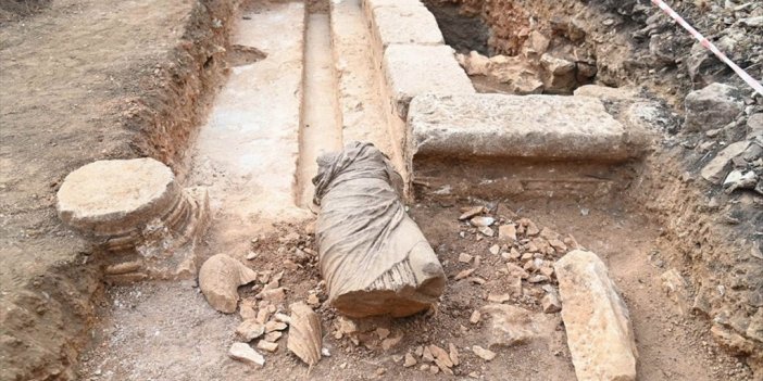 Mersin'deki Anemurium Antik Kenti'nde Kadın Heykeli Bulundu