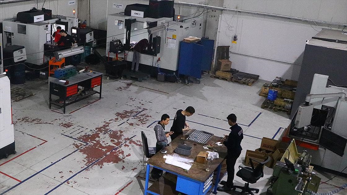 Kosgeb Desteğiyle Büyüttüğü İşletmesinde Ürettiği Kalıpları Rusya'ya İhraç Ediyor