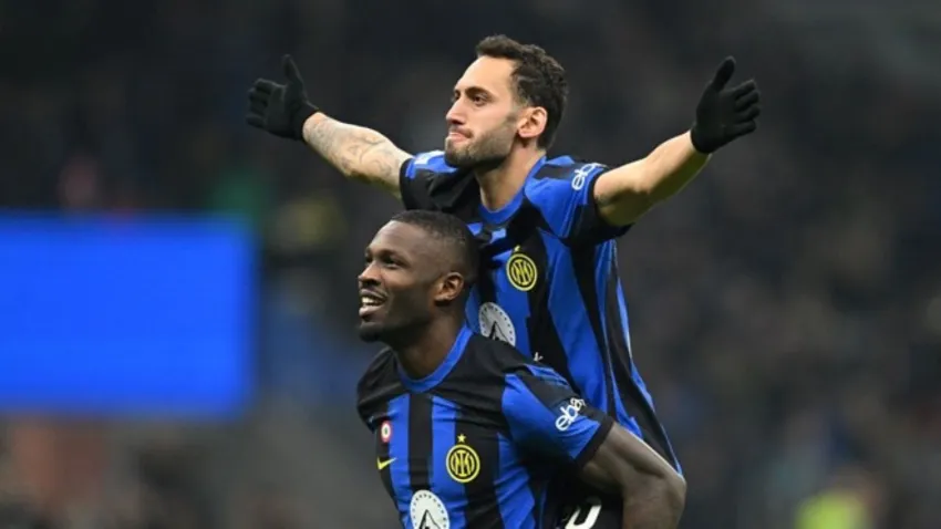 Hakan Çalhanoğlu Serie A tarihine geçti