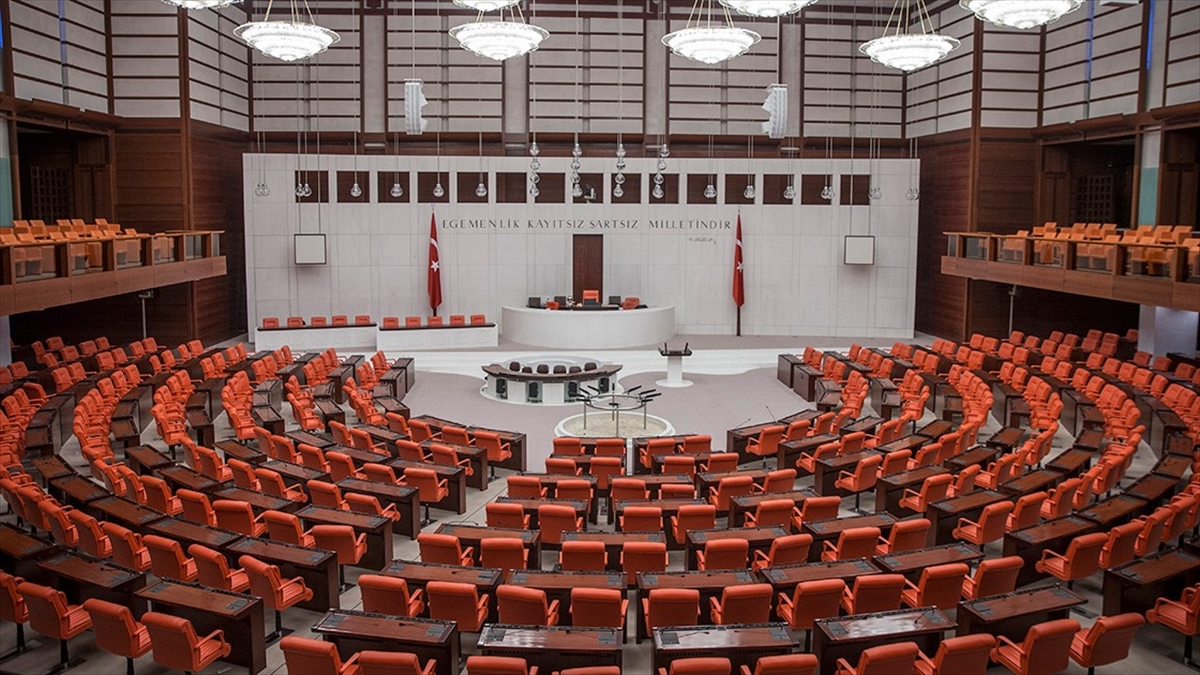 Türk Askerinin Azerbaycan'daki Görev Süresini Uzatan Cumhurbaşkanlığı Tezkeresi Tbmm'de